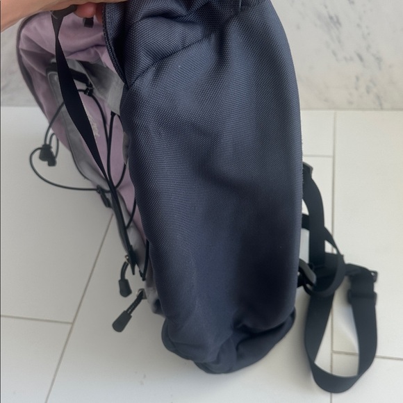 The North Face Jester Lavender and Black Backpack EUC - Picture 5 of 6